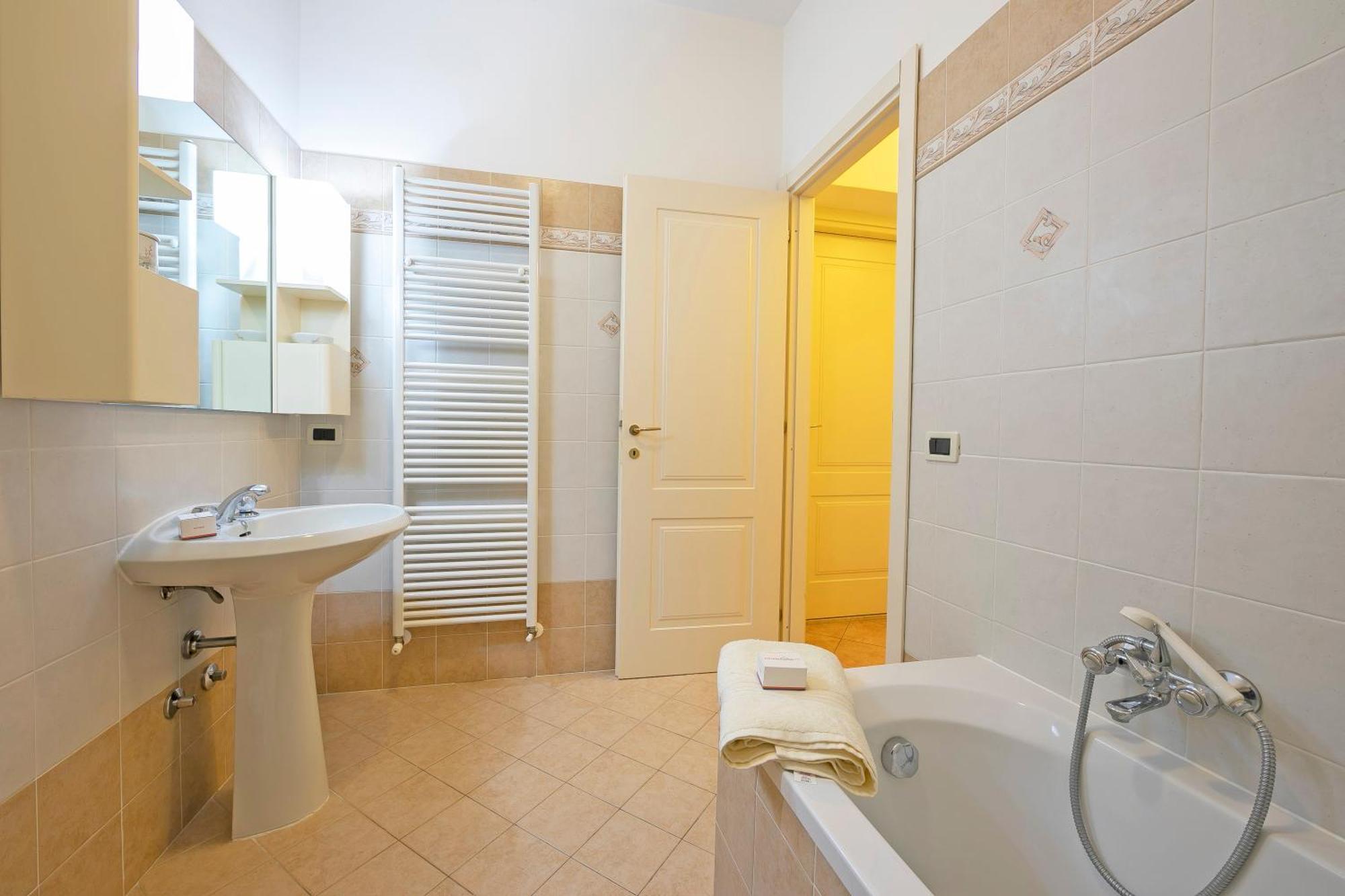 Angela -Terrace & Beautiful View Lake - Happy Rentals Toscolano Maderno Exteriör bild